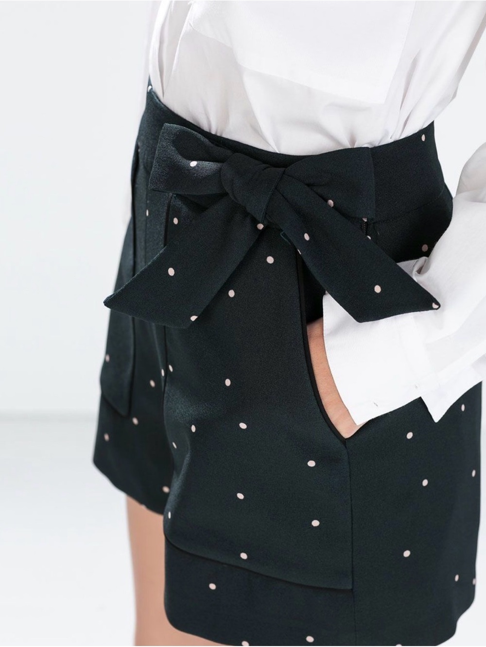 Zara Polka wDot Bow-Waist Black Shorts size XS